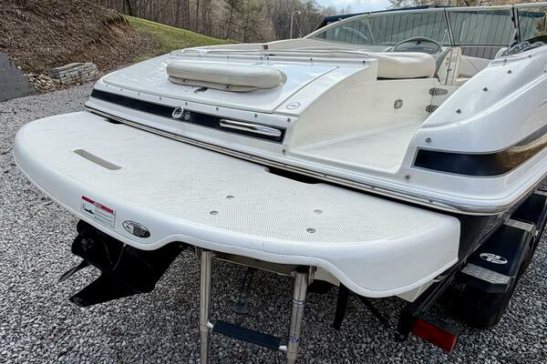 22ft Maxum Yacht For Sale