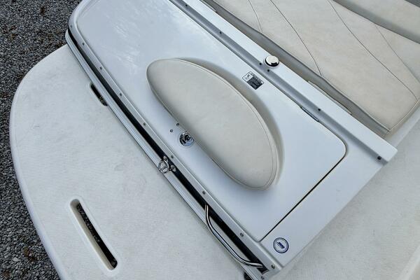 22ft Maxum Yacht For Sale