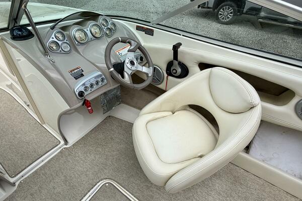 22ft Maxum Yacht For Sale