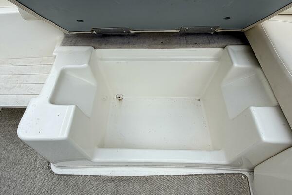 22ft Maxum Yacht For Sale