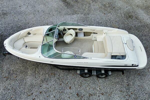 22ft Maxum Yacht For Sale