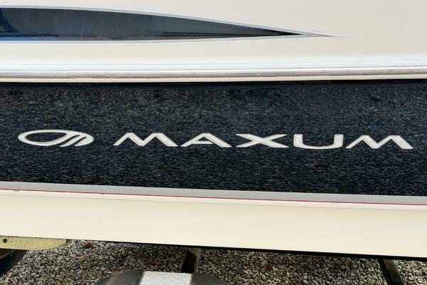 22ft Maxum Yacht For Sale