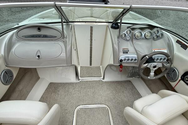 22ft Maxum Yacht For Sale