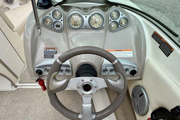 22ft Maxum Yacht For Sale