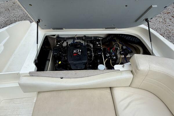 22ft Maxum Yacht For Sale