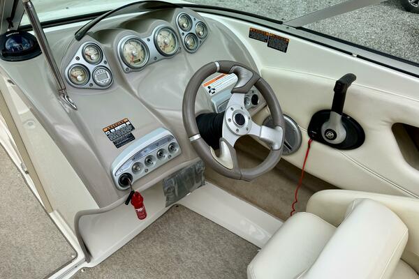 22ft Maxum Yacht For Sale