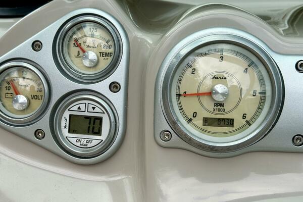 22ft Maxum Yacht For Sale