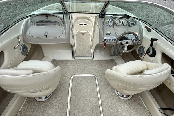 22ft Maxum Yacht For Sale