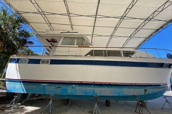 Moonriver 45ft Chris Craft Yacht For Sale