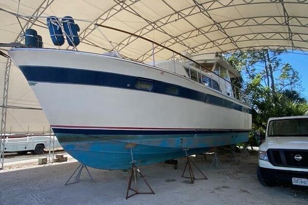 Moonriver 45ft Chris Craft Yacht For Sale