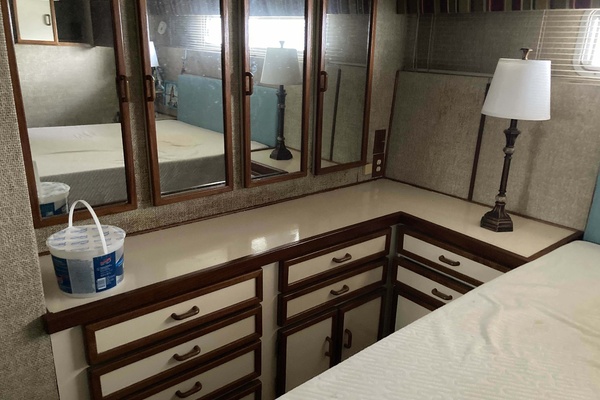 Moonriver 45ft Chris Craft Yacht For Sale