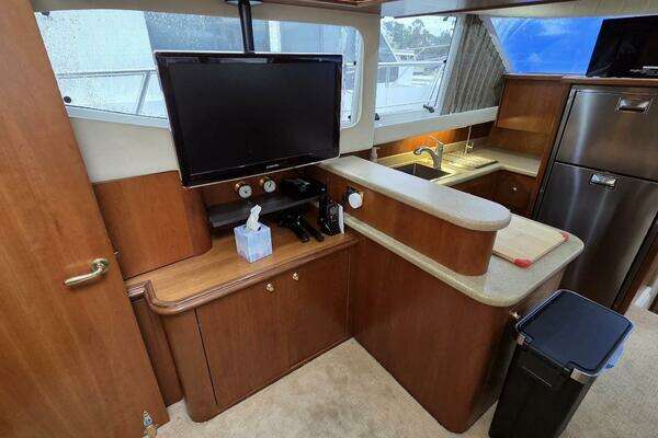 2000 Cruisers Yachts 44