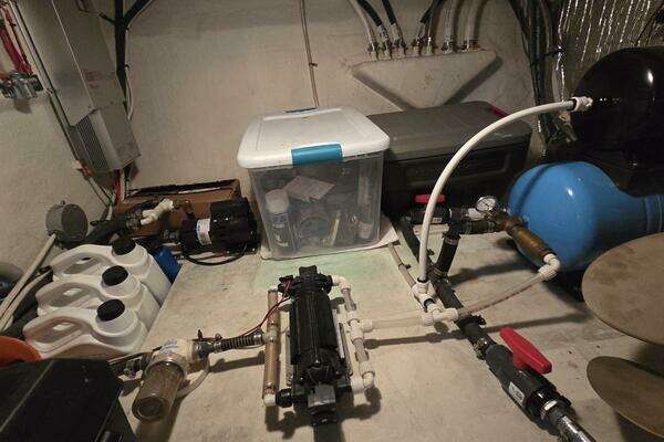 2000 Cruisers Yachts 44