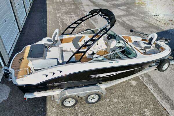 Photo of the 2023 Chaparral 21 SSi Ski & Fish