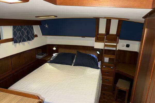 Grand Banks 42 Classic Yacht For Sale