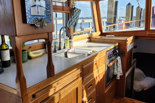 COCONUT 42ft Grand Banks Yacht For Sale
