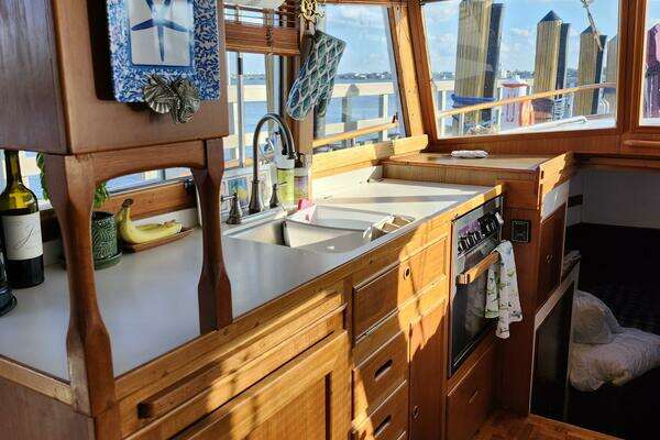 Grand Banks 42 Classic Yacht For Sale