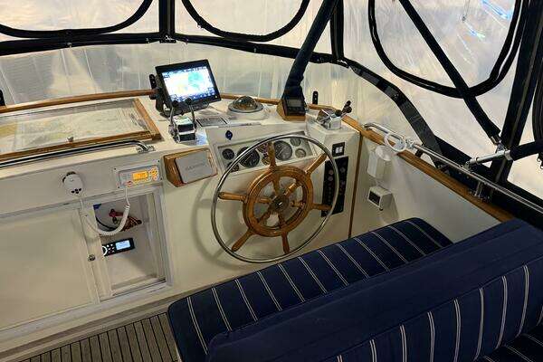 Grand Banks 42 Classic Yacht For Sale