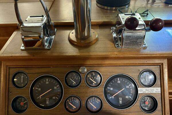 Grand Banks 42 Classic Yacht For Sale