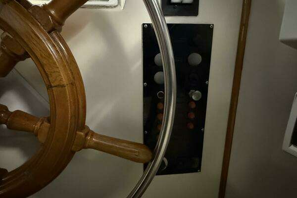 Grand Banks 42 Classic Yacht For Sale