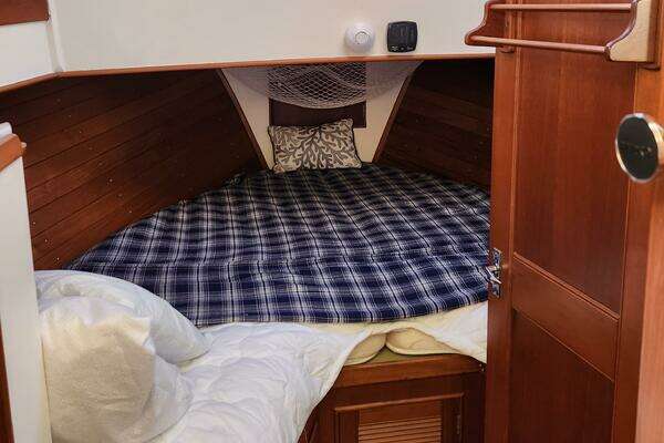 Grand Banks 42 Classic Yacht For Sale