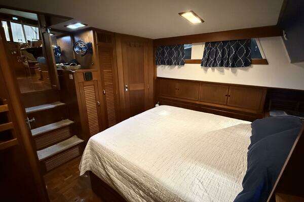 Grand Banks 42 Classic Yacht For Sale