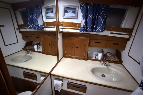 COCONUT 42ft Grand Banks Yacht For Sale