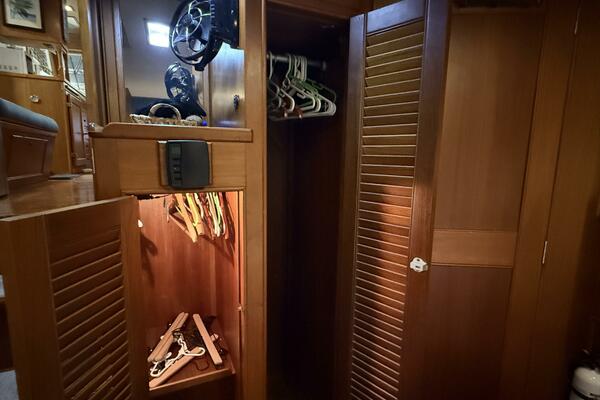 COCONUT 42ft Grand Banks Yacht For Sale