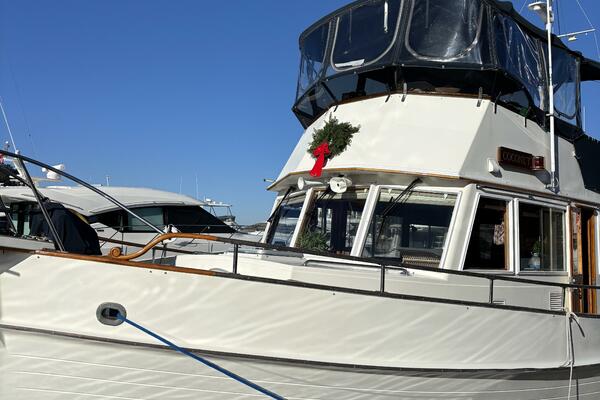 COCONUT 42ft Grand Banks Yacht For Sale