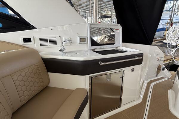 SLIP KNOT 32ft Sea Ray Yacht For Sale