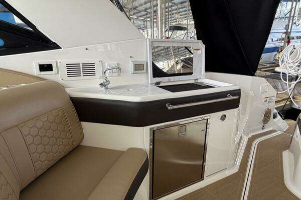 2023 Sea Ray 32