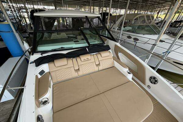 2023 Sea Ray 32
