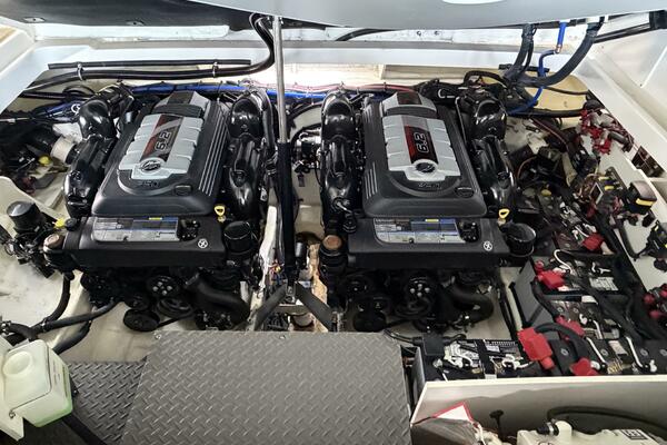 SLIP KNOT 32ft Sea Ray Yacht For Sale