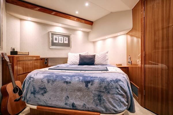 Viking 64 - High Life -