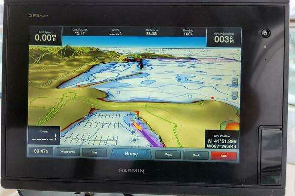 2000 Cruisers Yachts 36