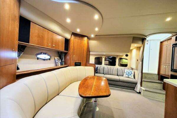2000 Cruisers Yachts 36