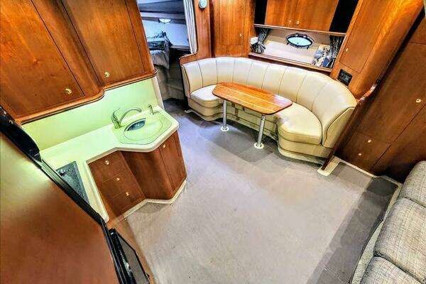 2000 Cruisers Yachts 36