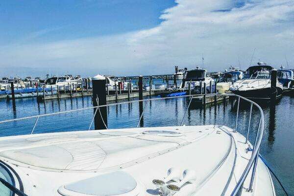 2000 Cruisers Yachts 36