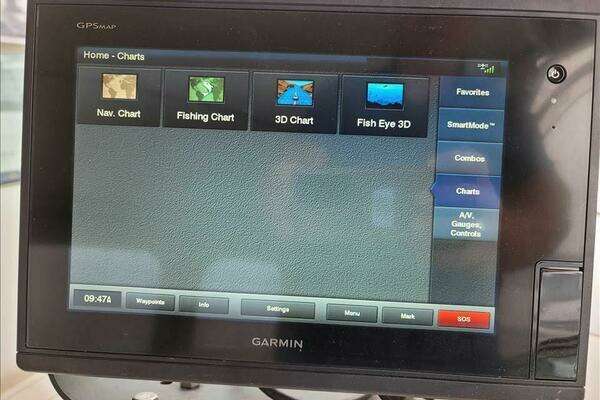 2000 Cruisers Yachts 36