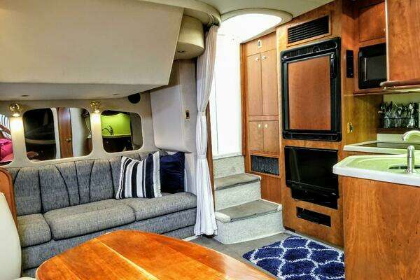 2000 Cruisers Yachts 36