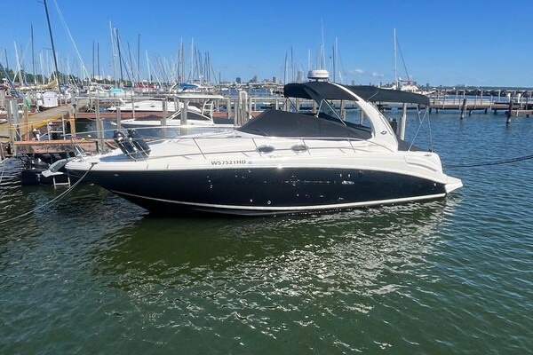 30ft Sea Ray Yacht For Sale
