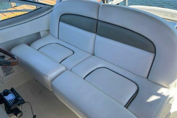 30ft Sea Ray Yacht For Sale