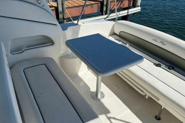 30ft Sea Ray Yacht For Sale