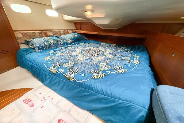 CAROLINA MOON 38ft Hunter Yacht For Sale