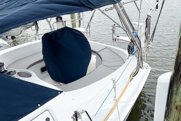CAROLINA MOON 38ft Hunter Yacht For Sale