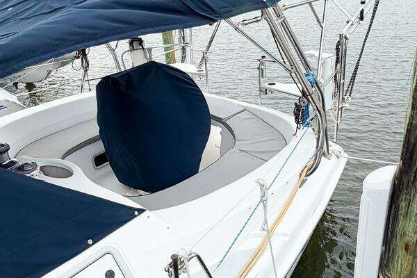 Photo of the 2002 Hunter 380 "CAROLINA MOON"