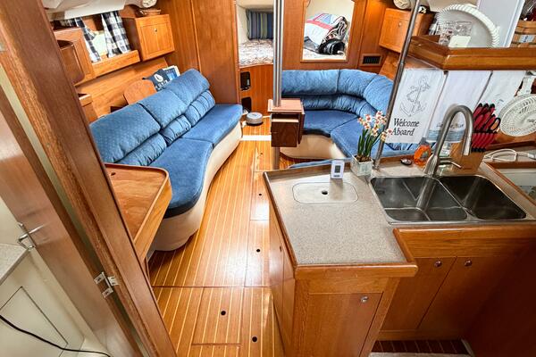 CAROLINA MOON 38ft Hunter Yacht For Sale