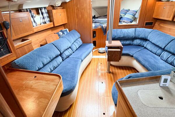 CAROLINA MOON 38ft Hunter Yacht For Sale