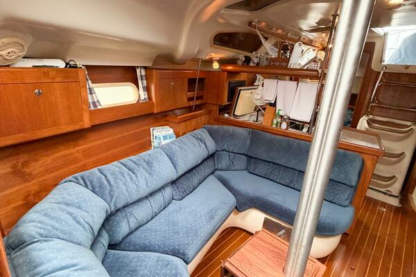 CAROLINA MOON 38ft Hunter Yacht For Sale