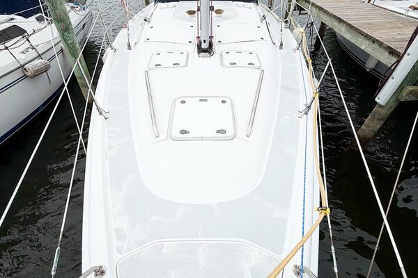 CAROLINA MOON 38ft Hunter Yacht For Sale